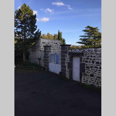 Maisonnette en pierre indépendante de 20 m2 Saint-Cirgues-sur-Couze Esterno foto